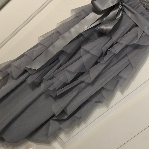 Formal dress - Picture 4 of 4